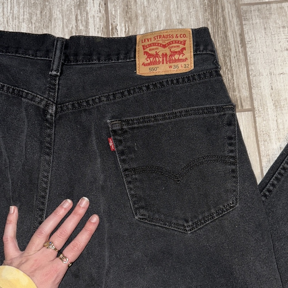 Levi’s 550 Jeans - Picture 1 of 4